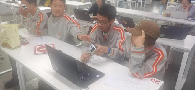 智能翱翔队走进威盛科技馆创新实践活动九游会j9ag回龙观育新学校初中人工(图2)