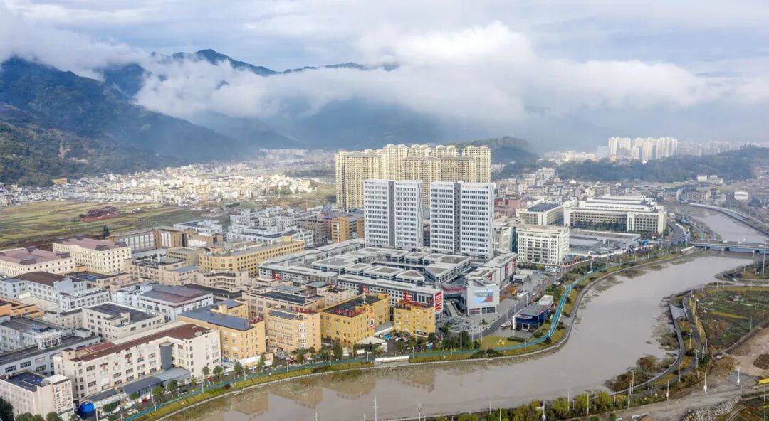 图到全球订单!永嘉教玩具五十载蝶变九游会网址是多少从一张识字塑料挂(图2) 图到全球订单!永嘉教玩具五十载蝶变九游会网址是多少从一张识字塑料挂(图2)